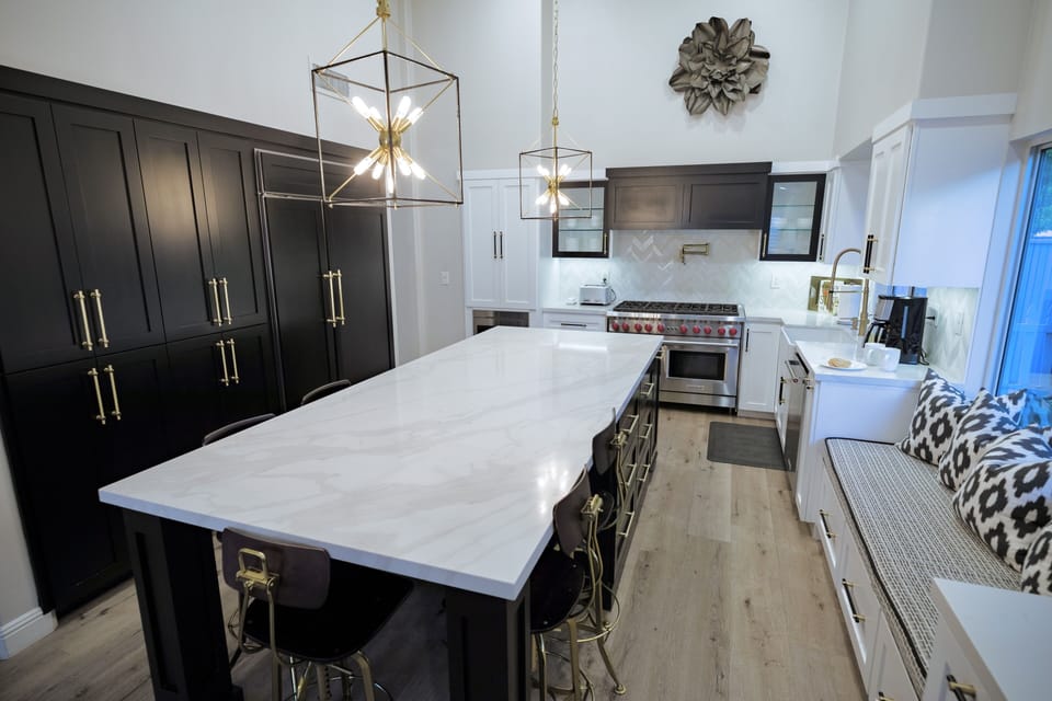 Eat-in Kitchen