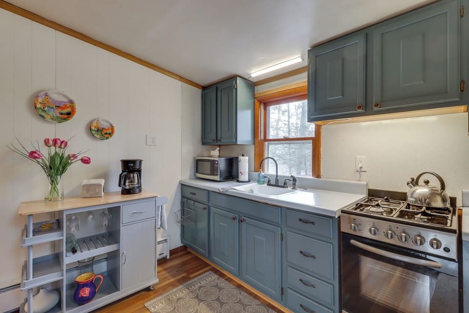 Kitchen | Refrigerator | Washer/Dryer