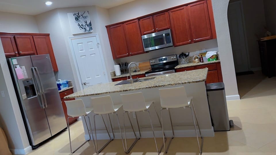 Fully equipped kitchen