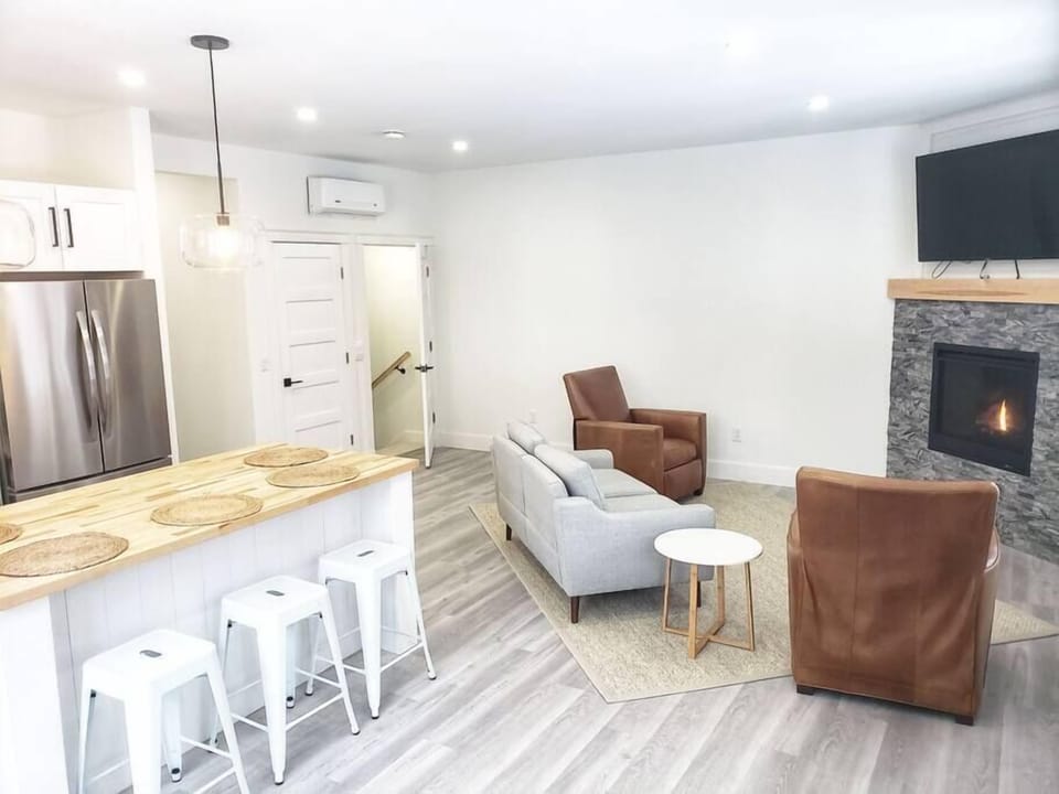 Stunning new build walkable to Main street Stowe (754)