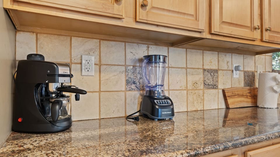 Espresso Maker and blender