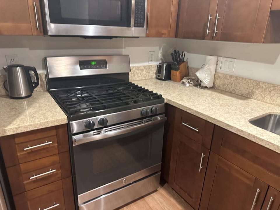 Easy clean grill range