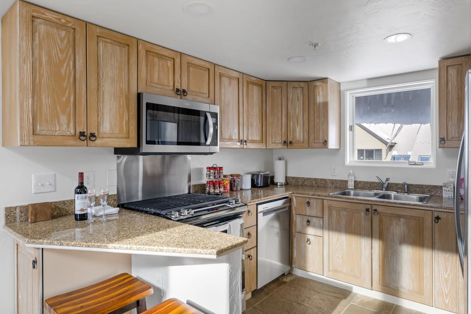 Full kitchen (1)