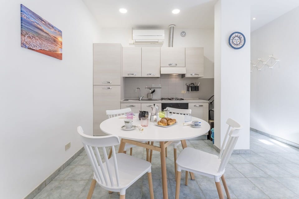 Autumn, Kitchen, Spring, Summer