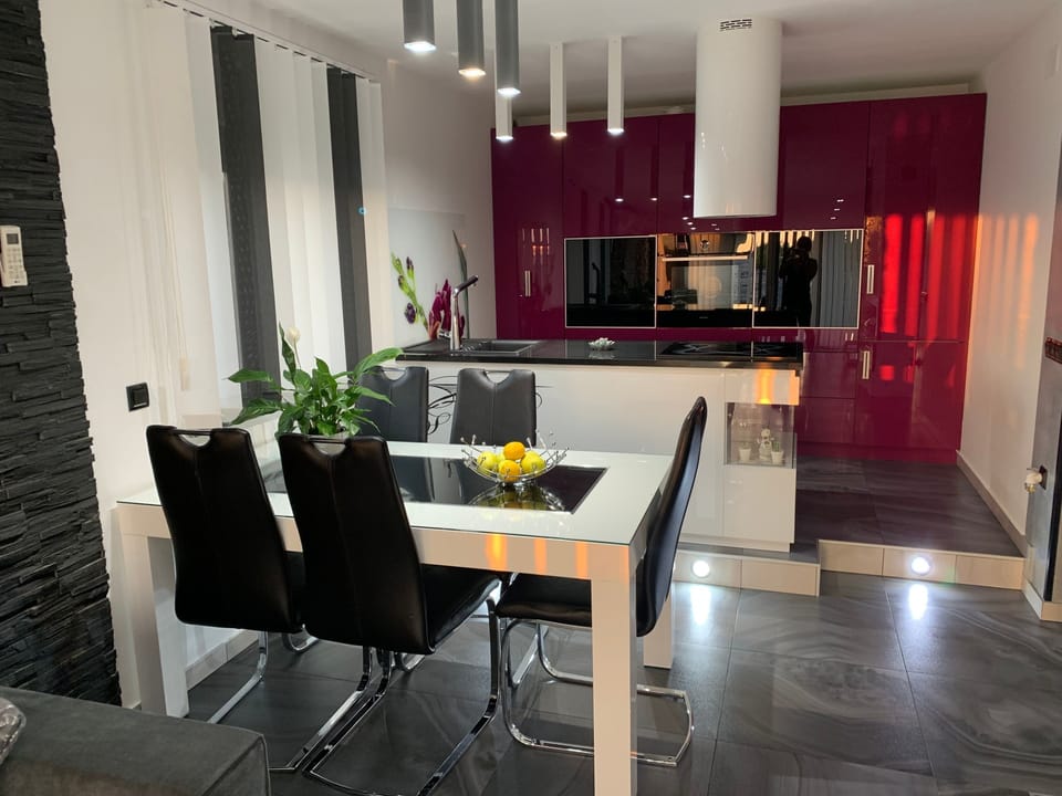 Dining room 1