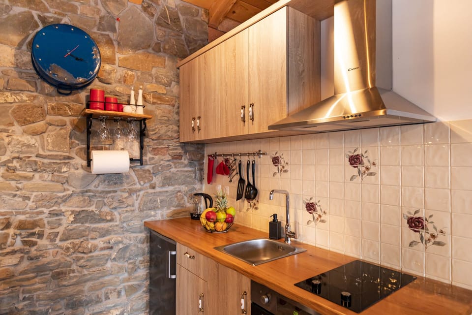 Kitchen 1