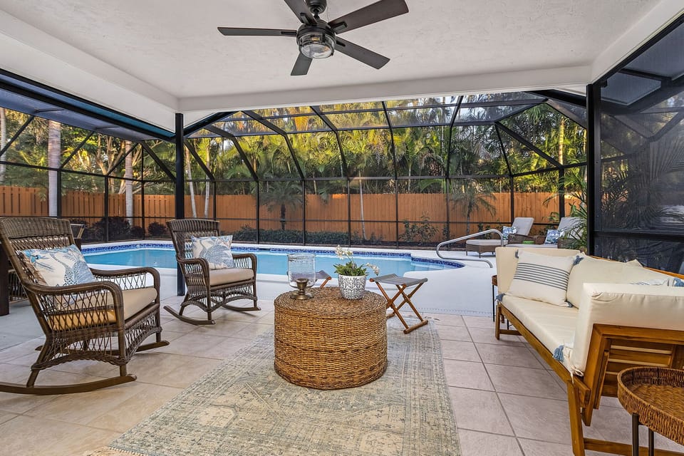 COVERED OUTDOOR SITTING AREA