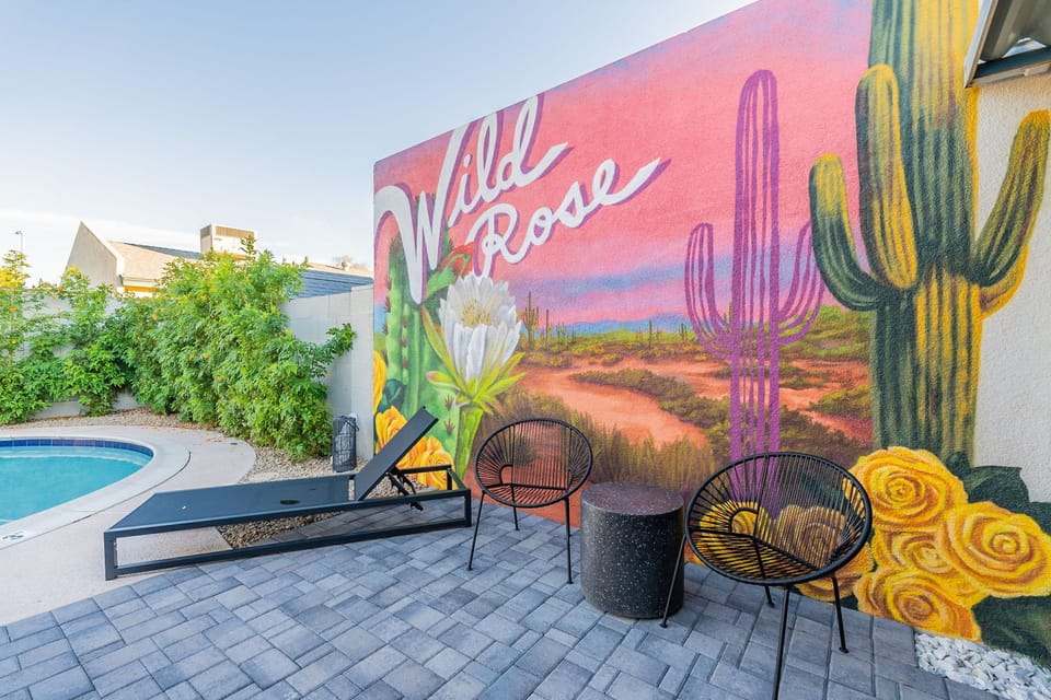 Heat Pool, Beautiful Murial for selfies, BBQ, 