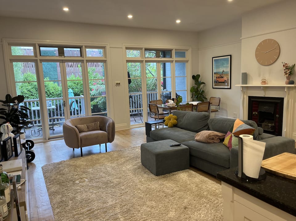 Lounge & dining