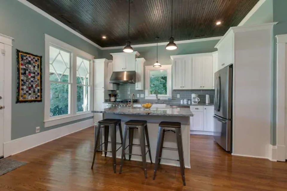 Bright, modern and spacious kitchen