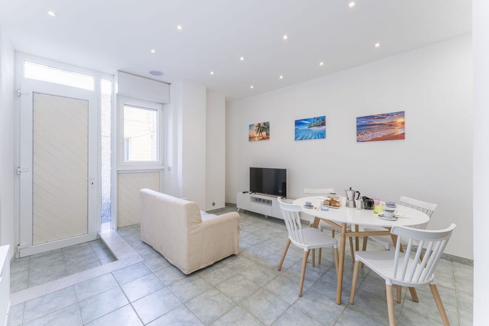 Autumn, Kitchen, Spring, Summer