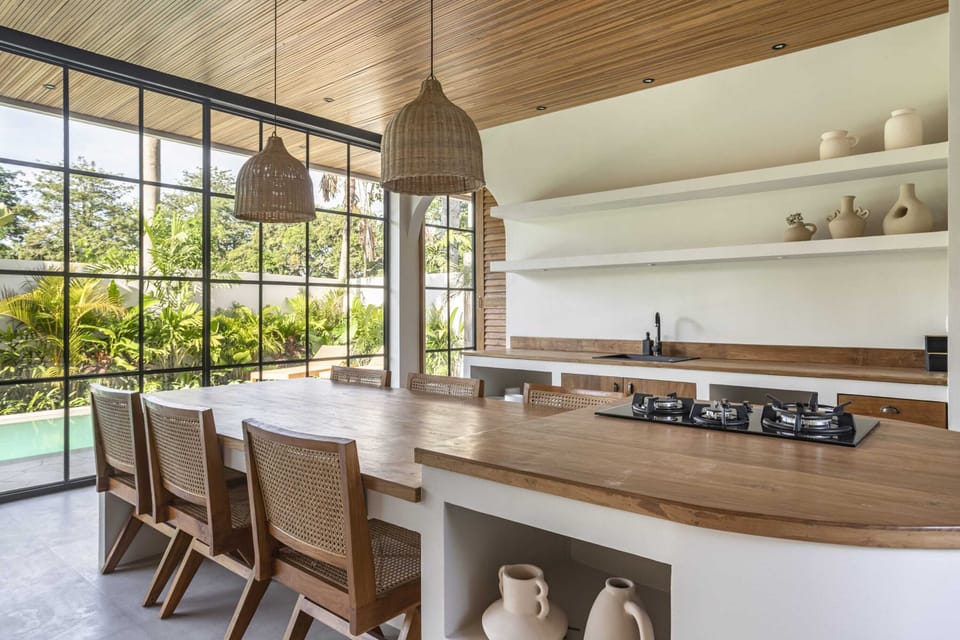 Dining table for 6 people