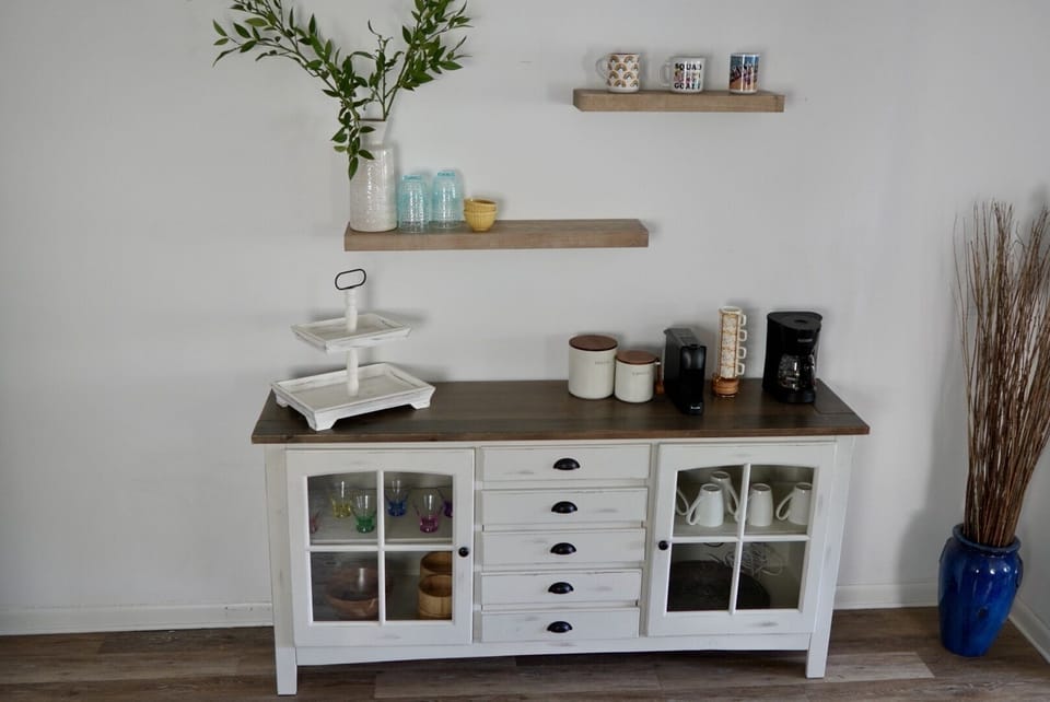 The coffee and espresso bar provides small coffee maker and Nespresso machine.