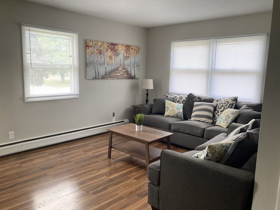 Living room with 50" tv