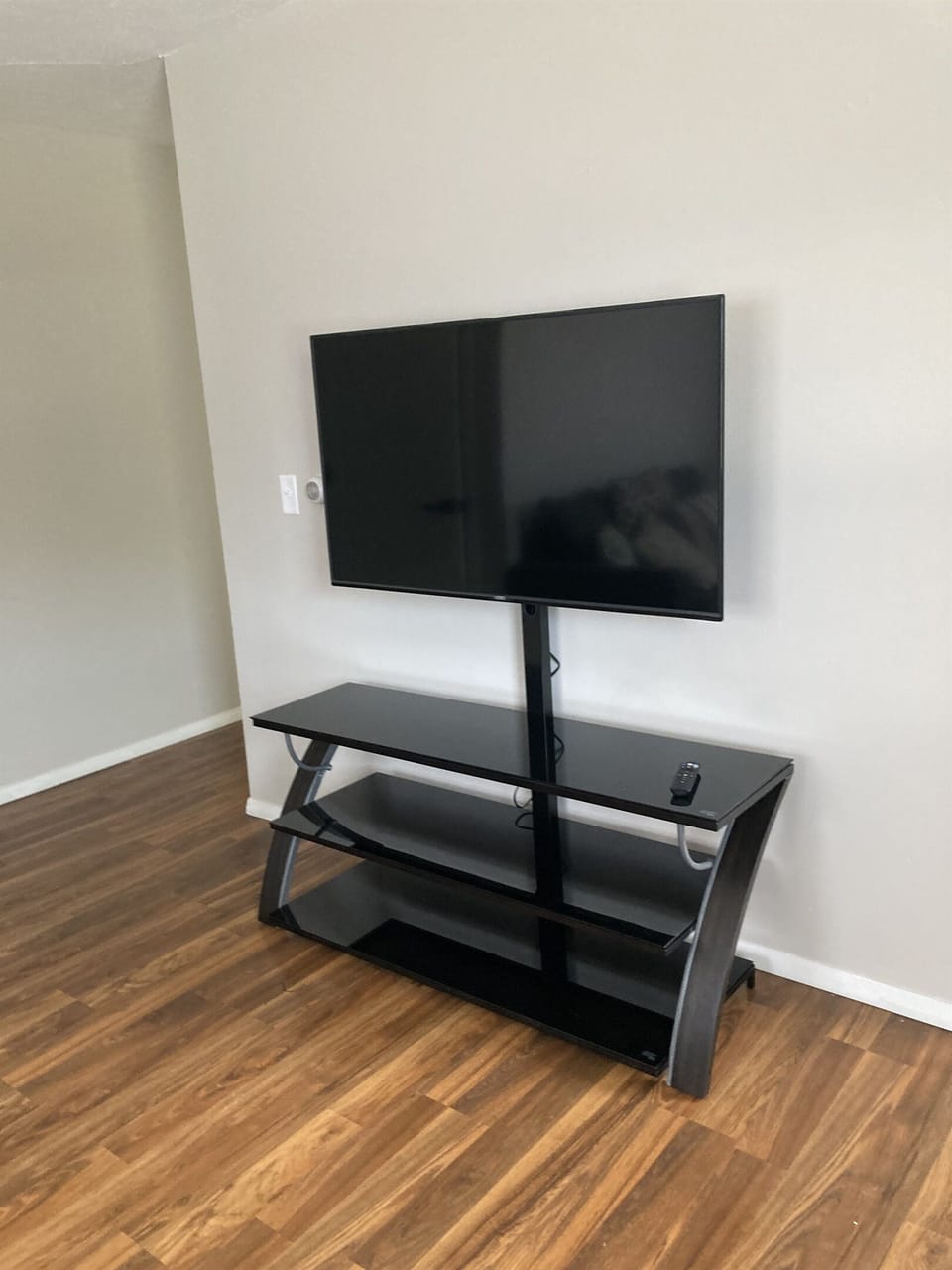 Living room with 50" smart tv