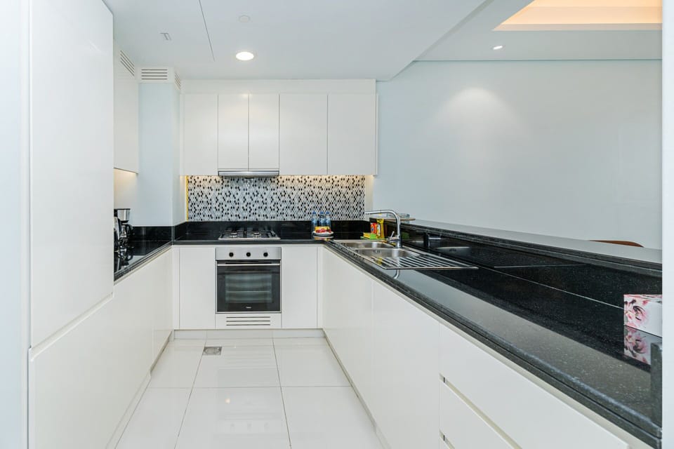 Fully equipped kitchen.