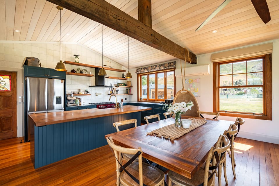 Open plan dining and kitchen