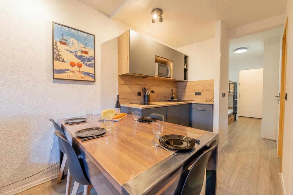 Kitchen and dining area