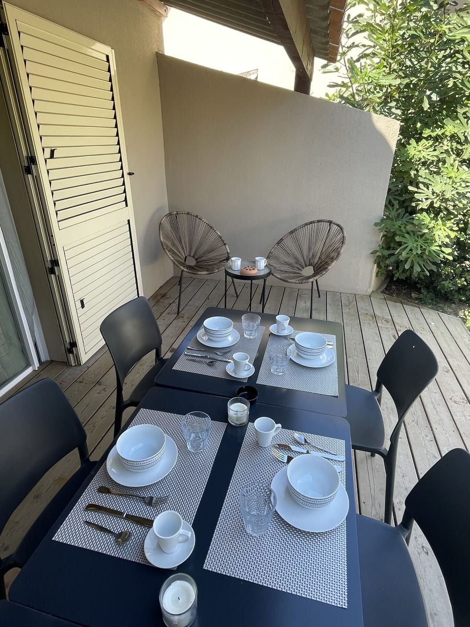 Outdoor dining
