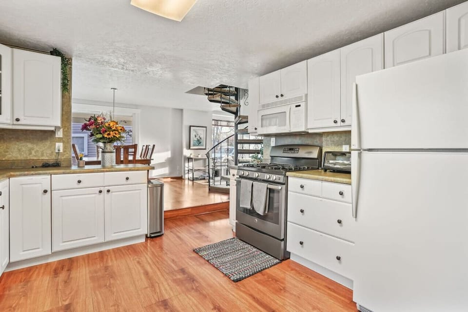 Fully stocked kitchen