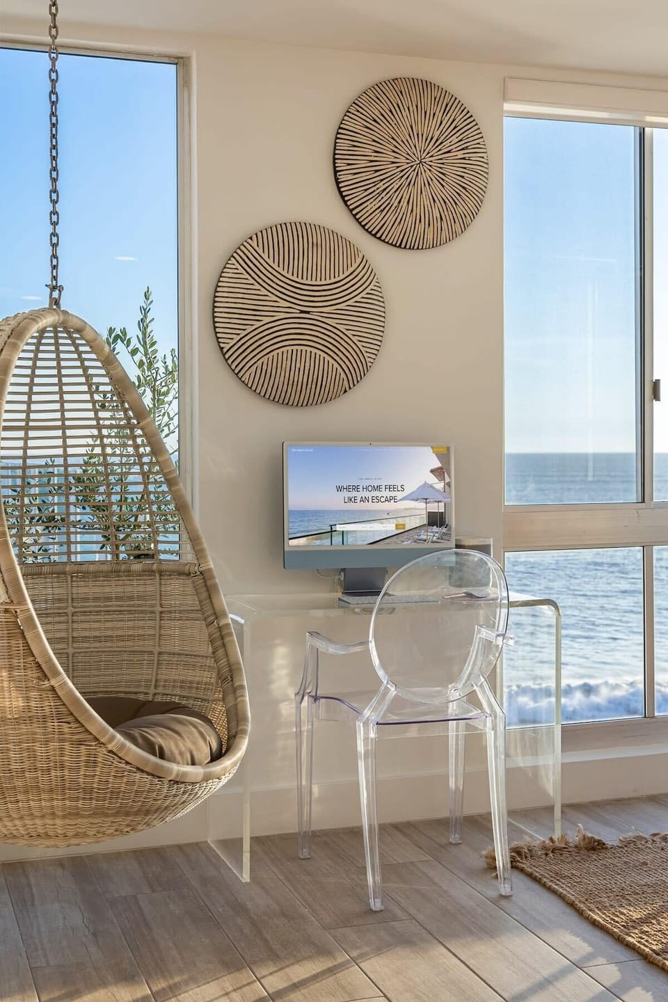Find tranquility at the desk and chair – a calm space to attend to business in style.