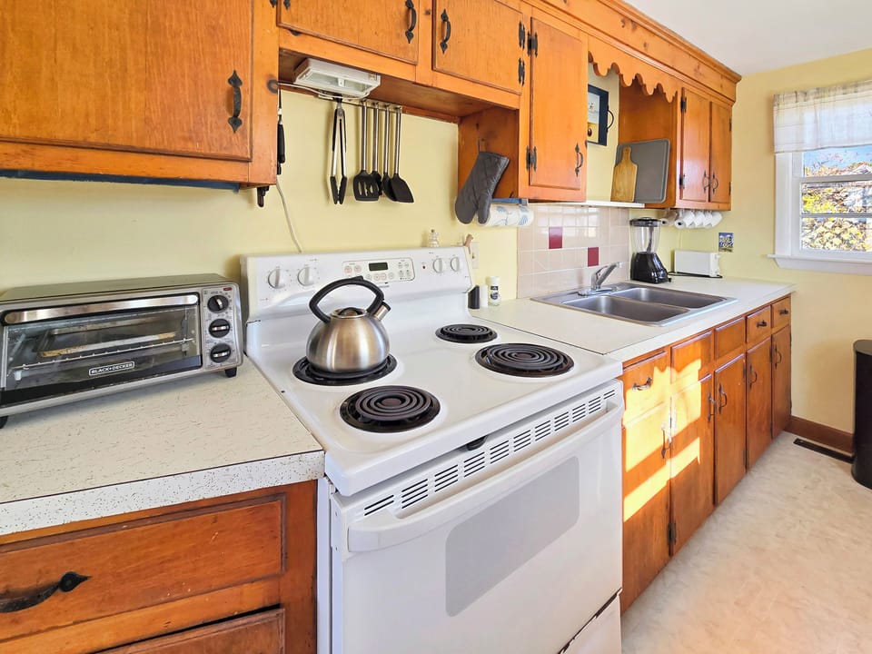 Nicely equipped kitchen