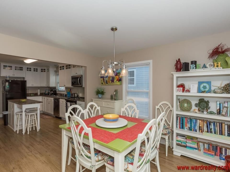 Dining Area II