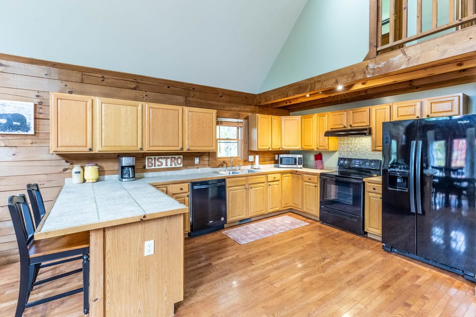 Kitchen - Full Kitchen