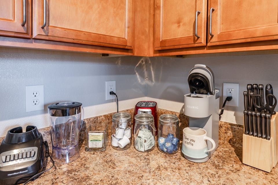 coffee, creamer, tea