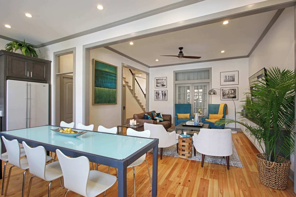 Open Concept Dining Area | Seats 6 | First Floor
