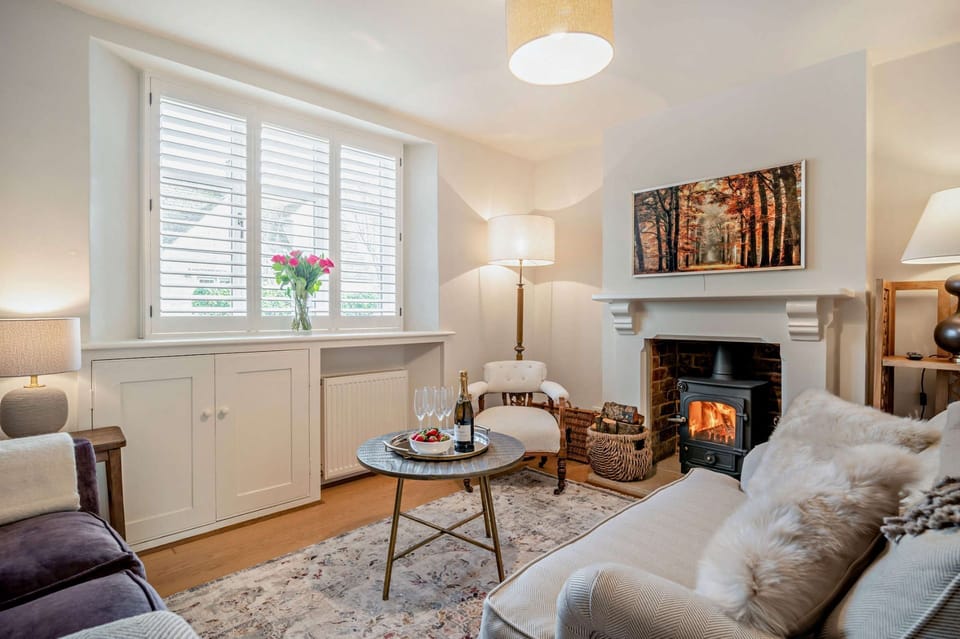 2 Bottom End Sitting Room - StayCotswold