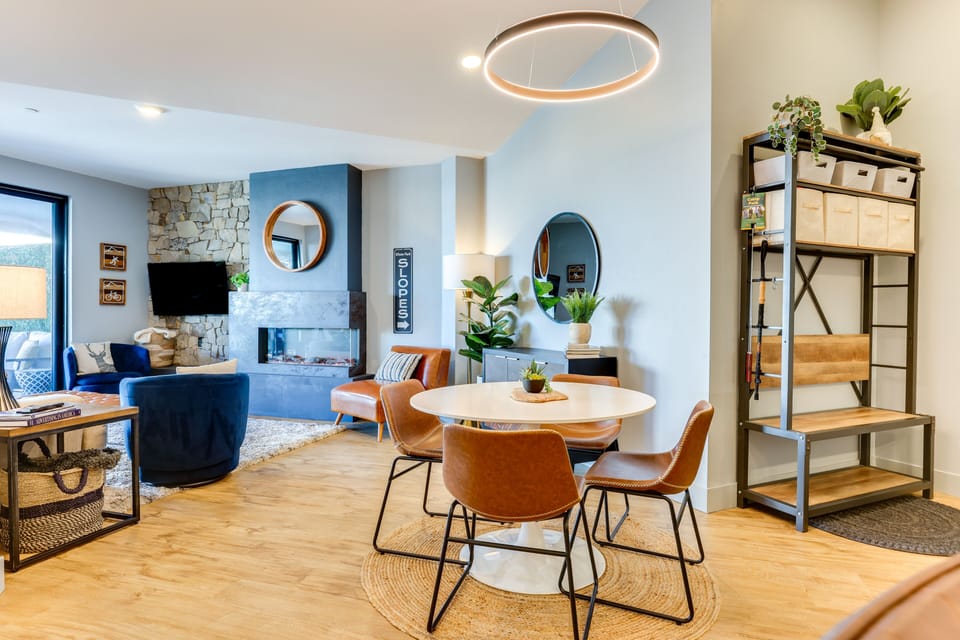 Dining Area | Dishware & Flatware
