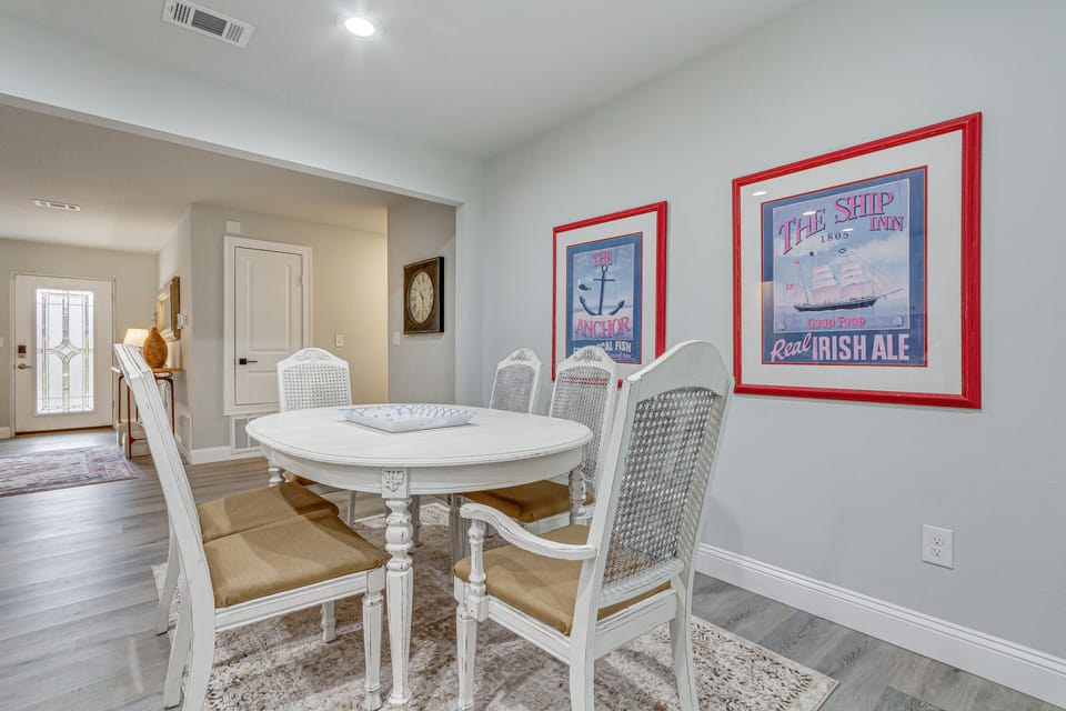 Dining Room | Dishware & Flatware Provided