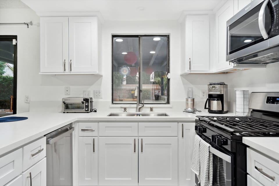 fully equipped kitchen