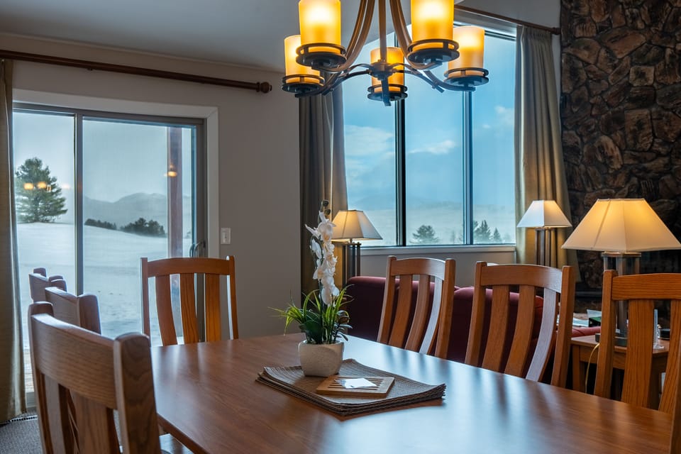 Enjoy dining while watching majestic mountain views