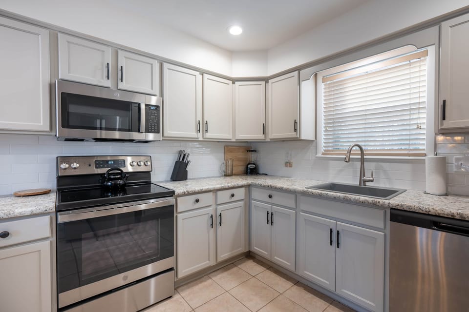 fully appliance kitchens