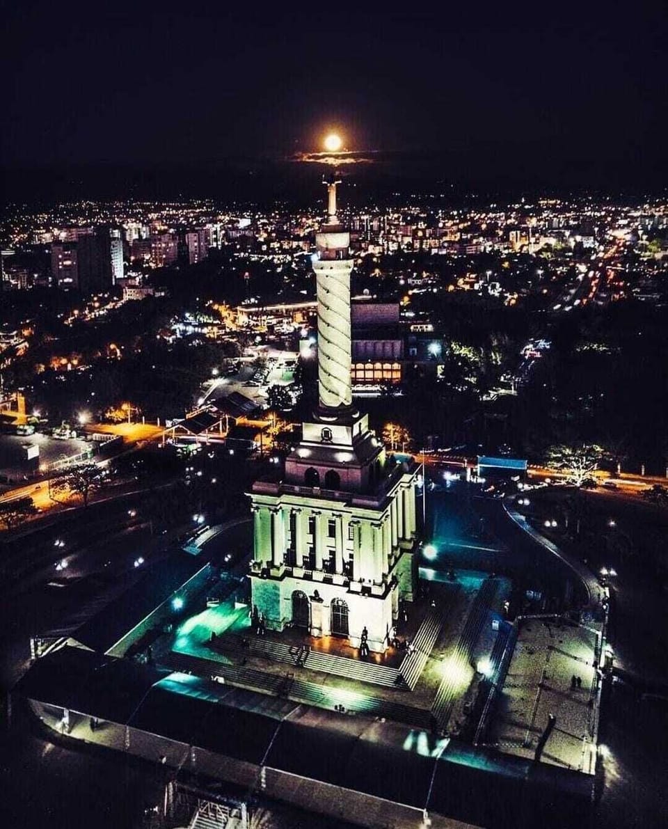 Home is 15 minutes away from the famous Monumento. 