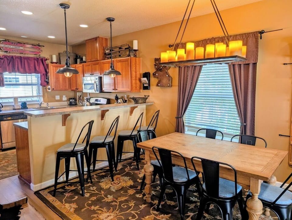Large Dining Table and Breakfast bar with plenty of seating for everyone