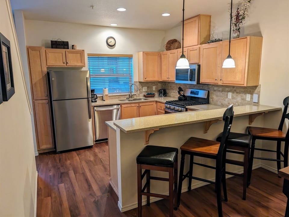 Breakfast bar and stools