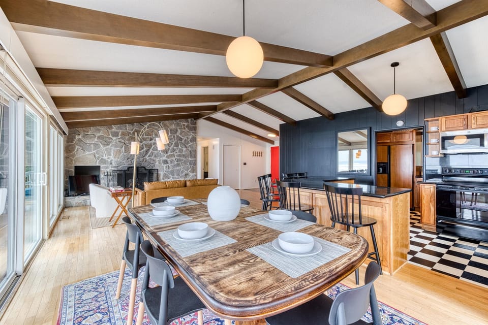 Mid Century Open Space Living