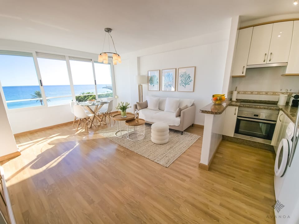Flat in Altea close to the beach and sea views.