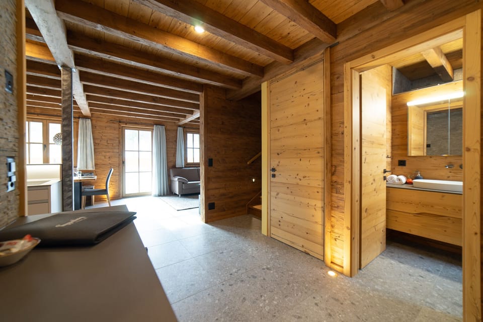 Bright entrance area with views of the bathroom and living room