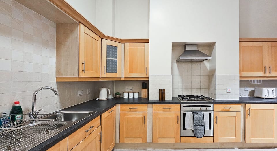 Staycasa Accommodation Kitchen/Dining