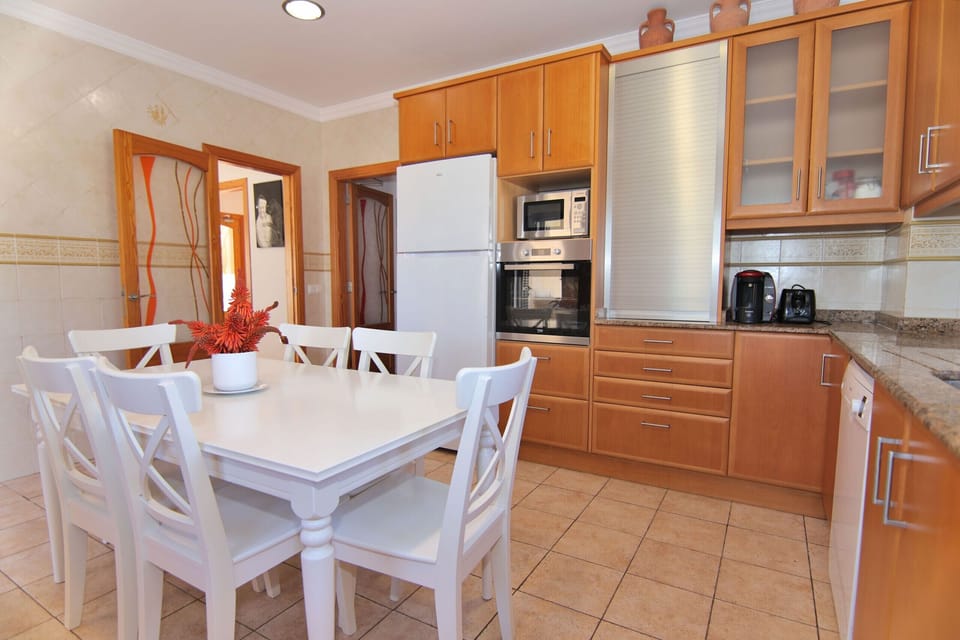 nice villa, kitchen, dining room