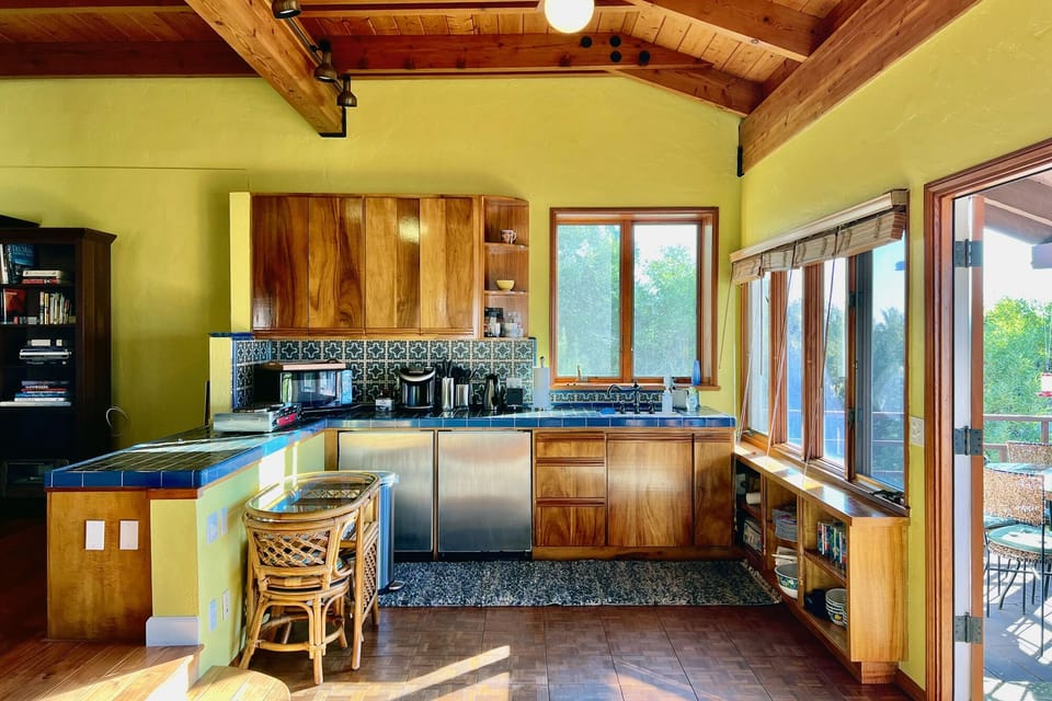 Clean and efficient kitchenette. 