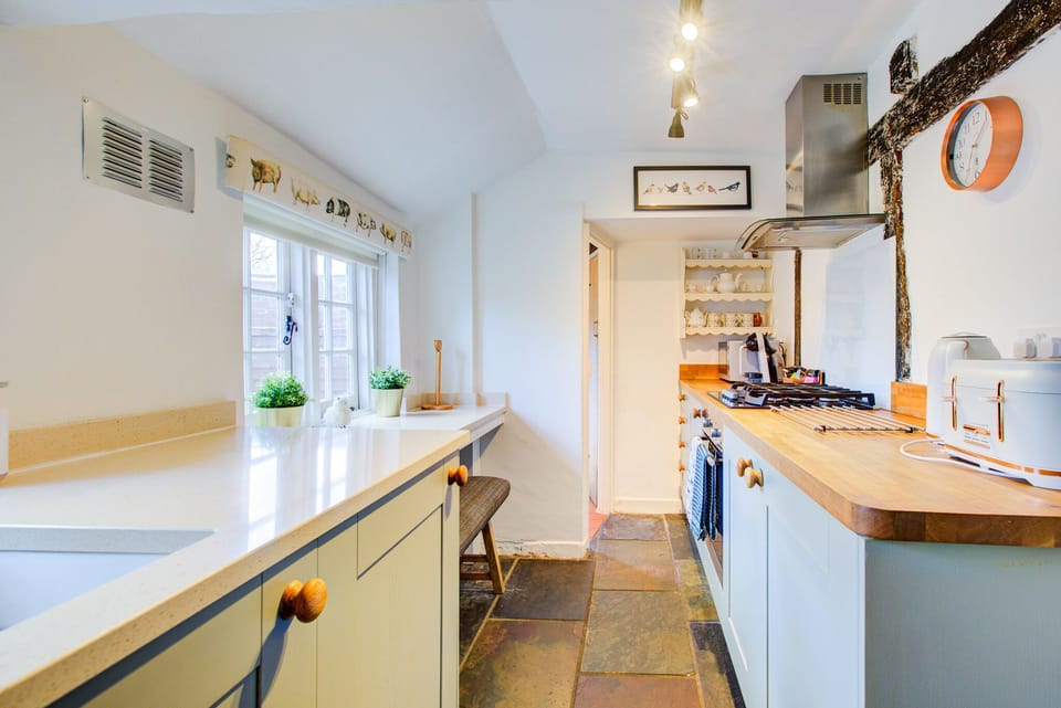 Fully equipped kitchen