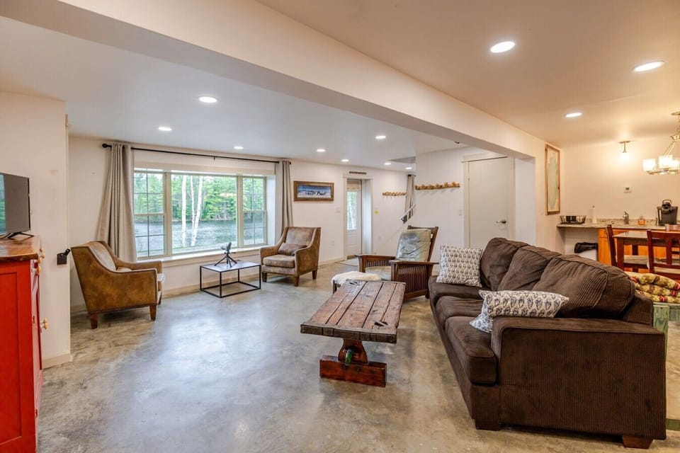 Walkout basement, living room, kitchen, with bunkbed