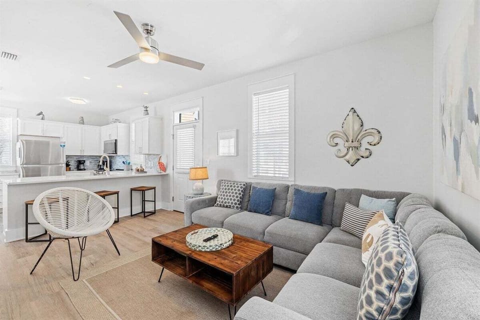 OPen floor plan keeps everybody in the action