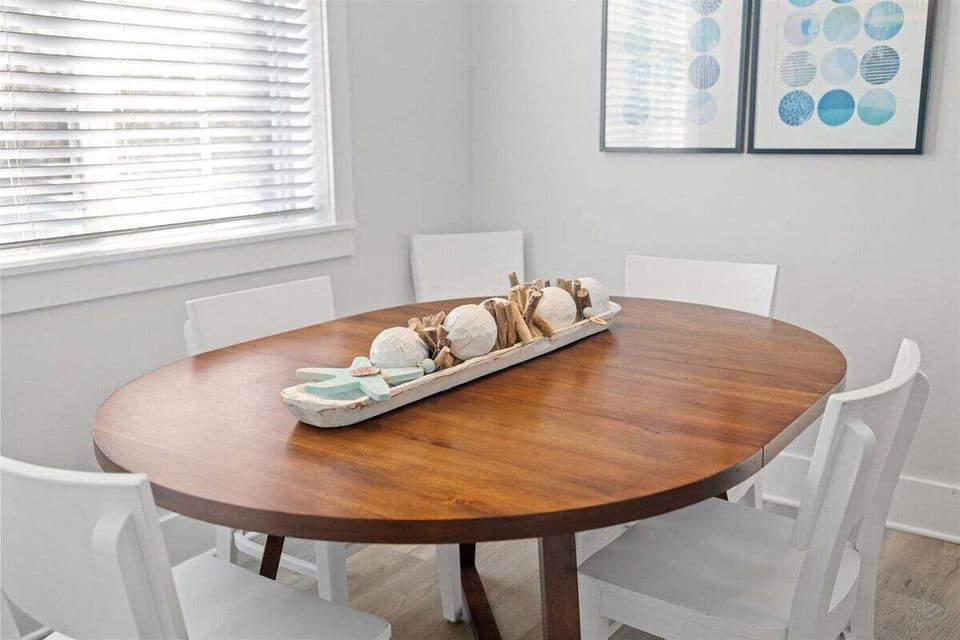 Fill this table with snacks and games!
