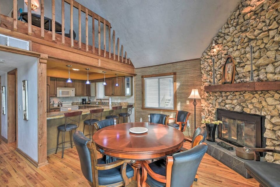 Dining Area | Dishes & Flatware | Gas Fireplace